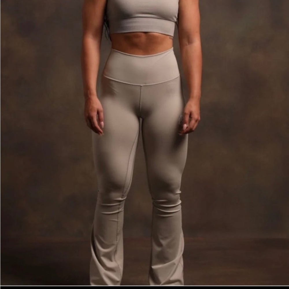 Darc Sport Flare Leggings - Picture 2 of 7